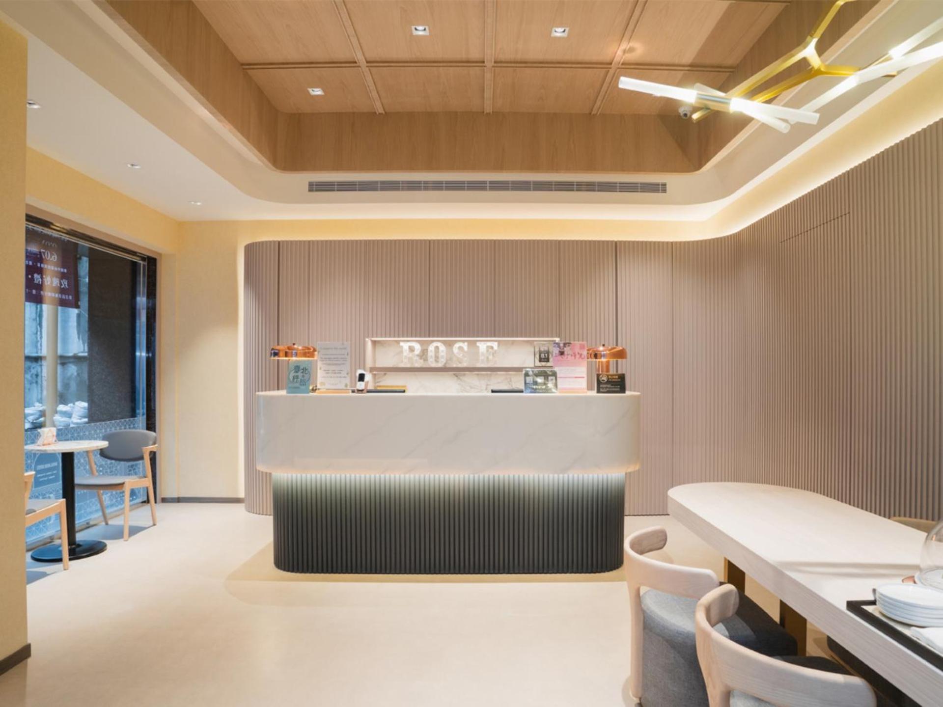 Royal Rose Hotel Zhongshan Taipei Exterior photo